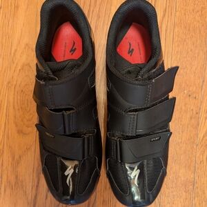 Women's Spin or Road Cycling Shoes Size 7.5.